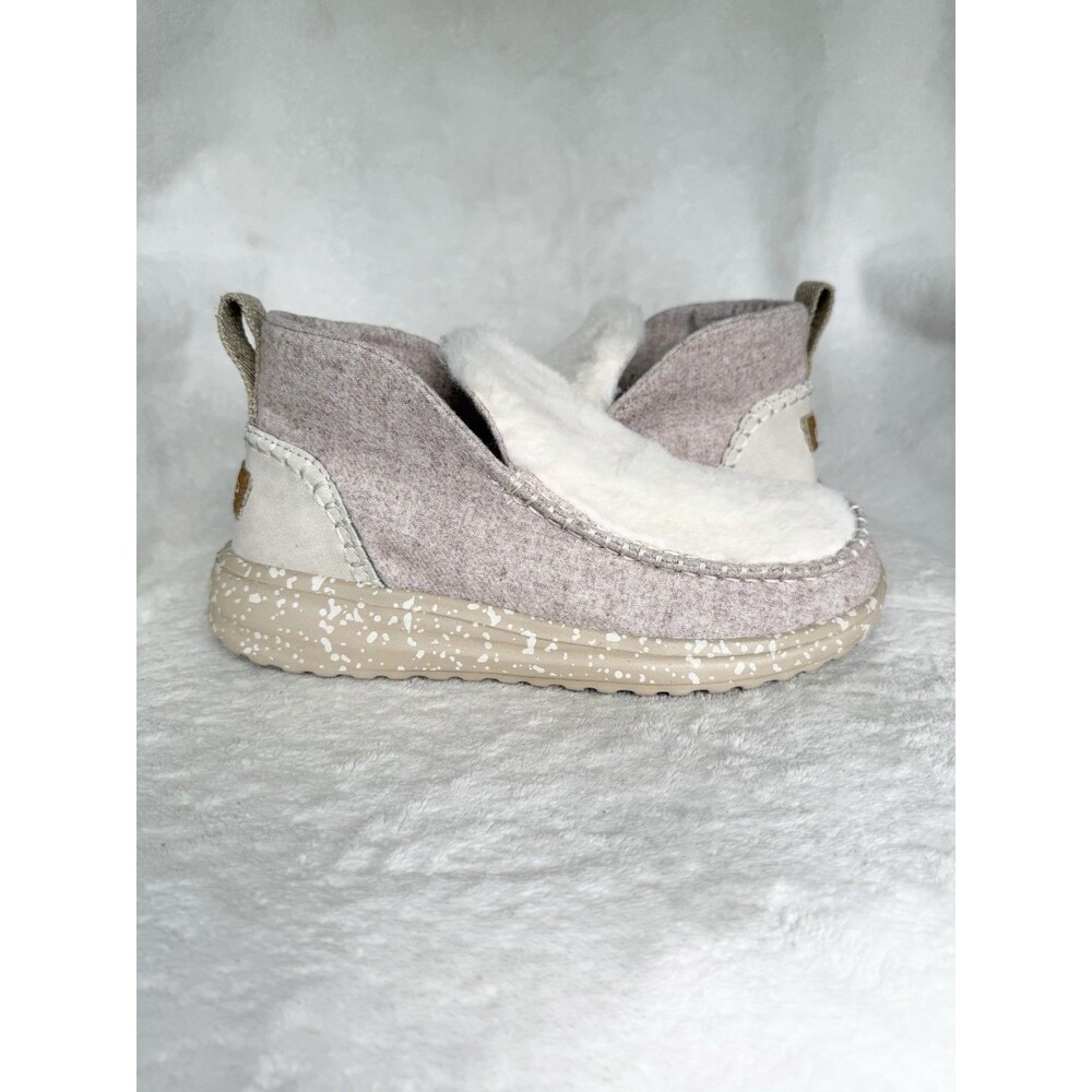 Hey Dude Denny Cozy Booties Slippers Women's SZ 7 TAN